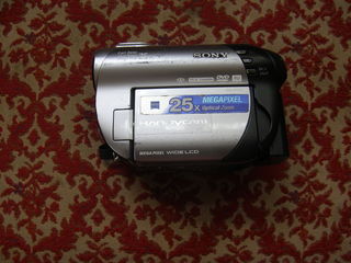 Видеокамера "Sony digital video camera recorder handycam" - 1000 леев. foto 1