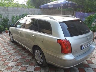 Toyota Avensis foto 5