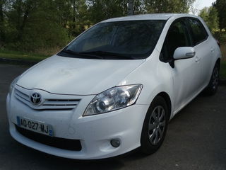 Toyota Auris foto 2