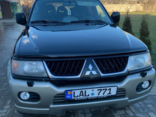 Mitsubishi Pajero Sport foto 2