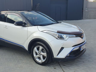 Toyota C-HR foto 3