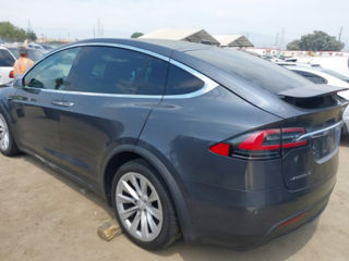 Tesla Model X foto 4