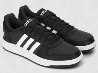 Женские кроссовки Adidas