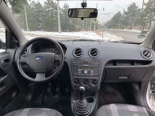 Ford Fusion foto 8