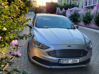 Ford Fusion foto 1