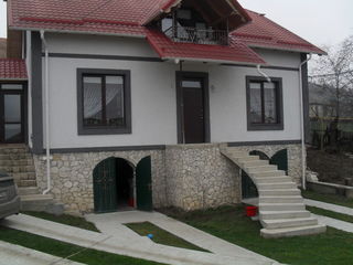 casă la Costești foto 2