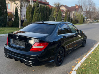 Mercedes C-Class foto 5