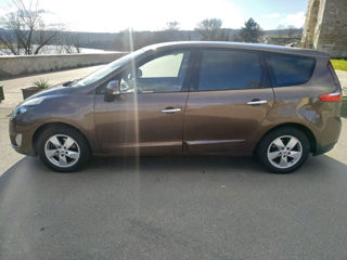 Renault Grand Scenic foto 2