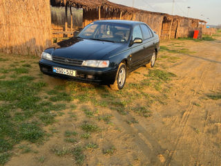Toyota Carina foto 1
