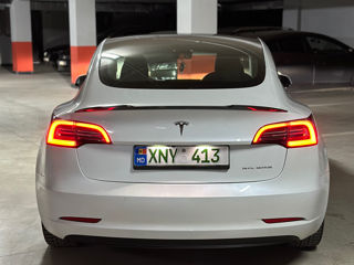 Tesla Model 3 foto 2