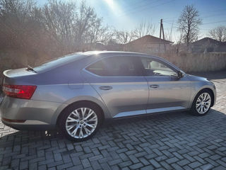 Skoda Superb foto 2