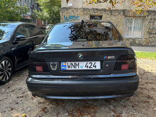 BMW 5 Series foto 4