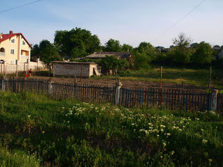 Vînd teren cu casă 25 km de la chisinau,la strada centrala (Chisinau-Criuleni)! foto 4