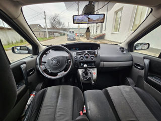 Renault Grand Scenic foto 8