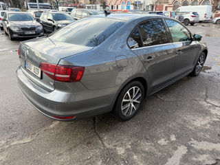 Volkswagen Jetta foto 5