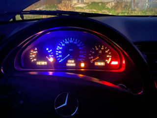 Mercedes E-Class foto 5