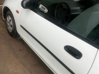 Mazda 323 foto 4