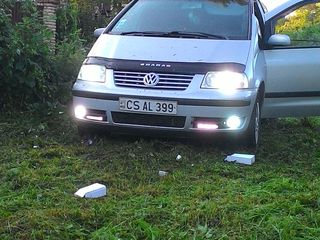 Volkswagen Sharan foto 2