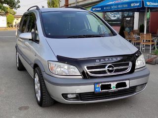 Opel Zafira foto 2