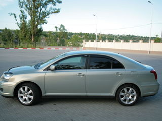 Toyota Avensis foto 3