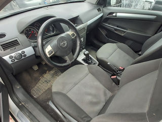 Vind piese Opel astra h 1.9 cdti foto 5