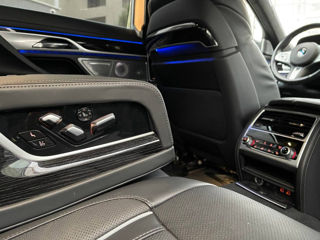 BMW 7 Series foto 12