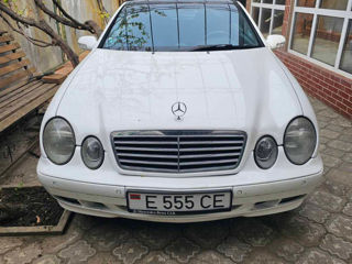 Mercedes CLK-Class foto 2