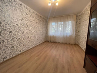 Apartament cu 3 camere, 60 m², Botanica, Chișinău foto 1