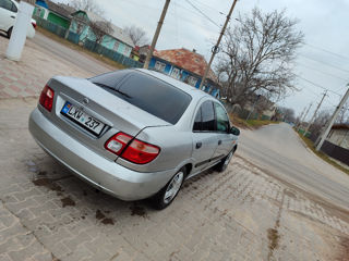 Nissan Almera foto 3