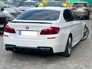 BMW 5 Series foto 4