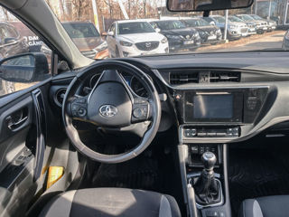 Toyota Auris фото 7