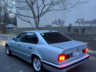 BMW 5 Series foto 5