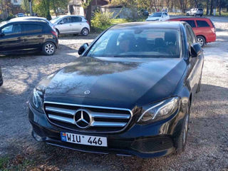 Mercedes E-Class foto 1