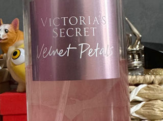 Victorias Secret Velvet Petals