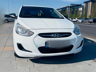 Hyundai Accent foto 1