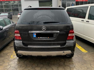 Mercedes M-Class foto 2