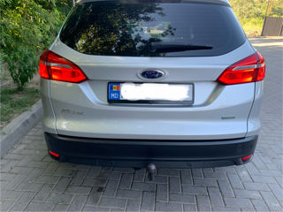 Ford Focus Wagon foto 2