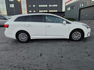 Toyota Avensis foto 3