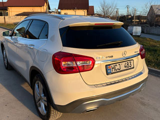 Mercedes GLA foto 4