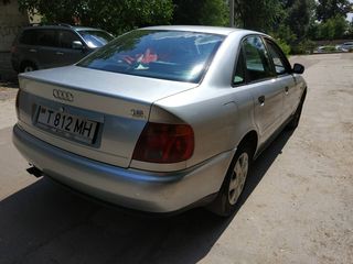 Audi A4 foto 2