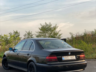 BMW 5 Series foto 4