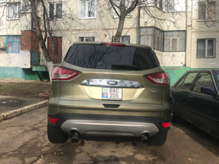 Ford Escape foto 2