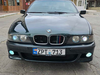 BMW 5 Series foto 2