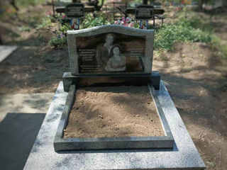 Monumente funerare din granit negru natural de la producator MemorialPrim.md foto 9