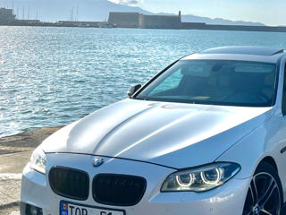 BMW 5 Series foto 2