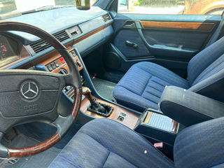 Mercedes Series (W124) foto 4