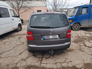 Volkswagen Touran foto 5