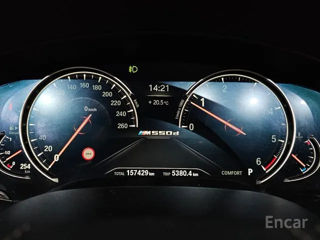 BMW 5 Series foto 6