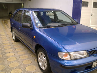 Nissan Almera foto 1