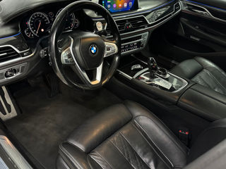 BMW 7 Series foto 8